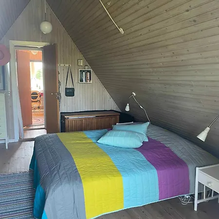 Lovely Retreat Close To The Water, Holiday home