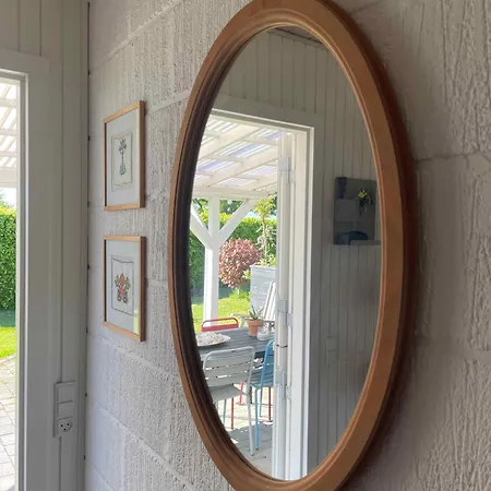 Lovely Retreat Close To The Water, Holiday home