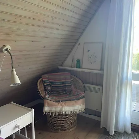 Lovely Retreat Close To The Water, Holiday home *