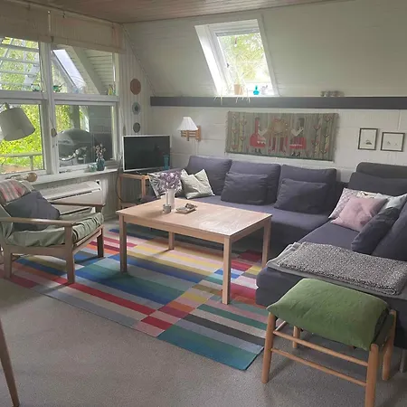 Lovely Retreat Close To The Water, Holiday home